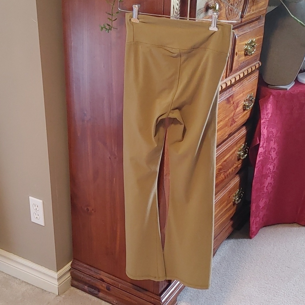 NWT Victorias Secret Criss Cross Khaki Green Flare Yoga Pant Size Small - Picture 3 of 11